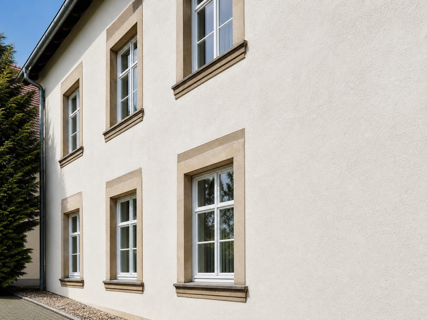 Gepflegte Putzfassade in Würzburg – bereit für die Fassadenimprägnierung nach der Reinigung